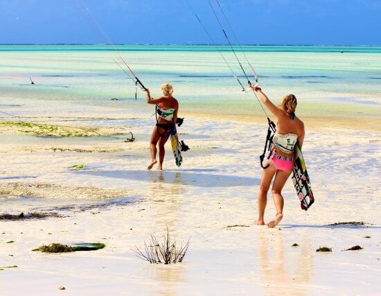 Kitesurfing Sansibar: Turquoise-blue water Paje