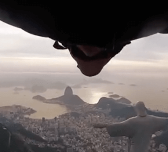 Bildschirmfoto Um - Die 5 extremsten Base Jumping Locations