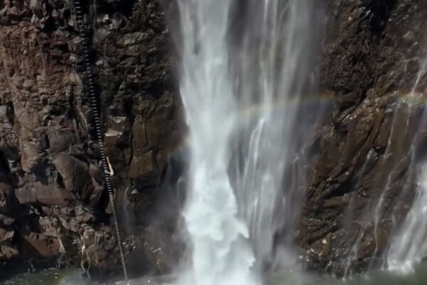 Unbenannt - Klippenspringen am weltgrößten Wasserfall