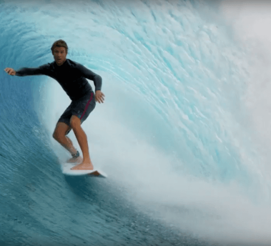 2 - Red Bull Distance Between Dreams: Der Überlebenskampf der Big-Wave Surfer