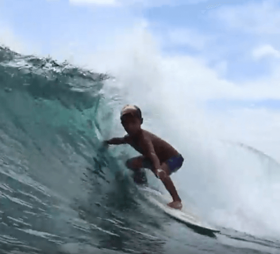Ibs6 - Mit 6 Jahren bereits Profi-Surfer