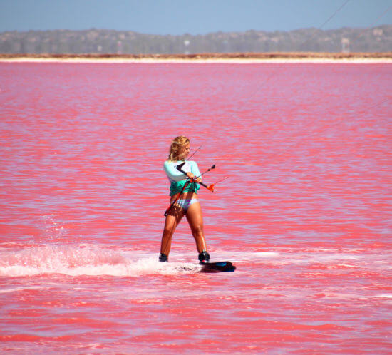 Kea Pink Lake Kitesurf - Into the pink: Kiten in der pinken Lagune