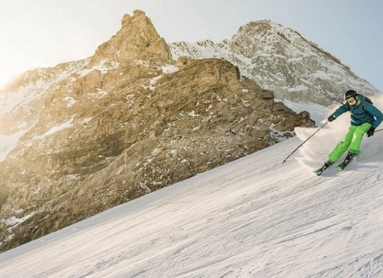 Ski Tour - Teste das neuste Ski-Material! Auf der Always Good Times Tour von Elan!