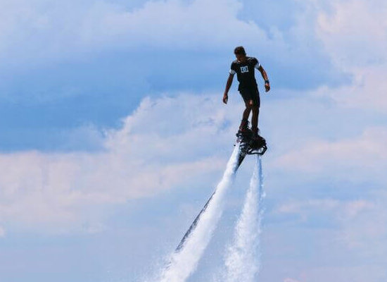 Inspiredbysports Flyboarding E1563880482948 - Flyboarding – diese Sportart ist mit allen Wassern gewaschen