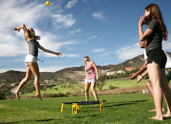 Spikeball What Is - Das hat es mit der Trendsportart Spikeball auf sich