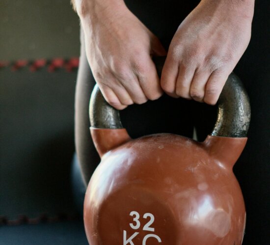 Symbolbild: Kettlebell-Training im redaktionellen Magazinkontext