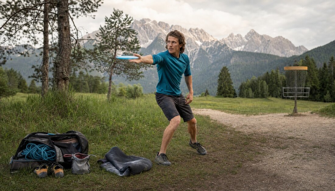 KI-generiertes Beitragsbild zum Artikel Disc Golf: Das perfekte Recovery-Training für Surfer und Kletterer