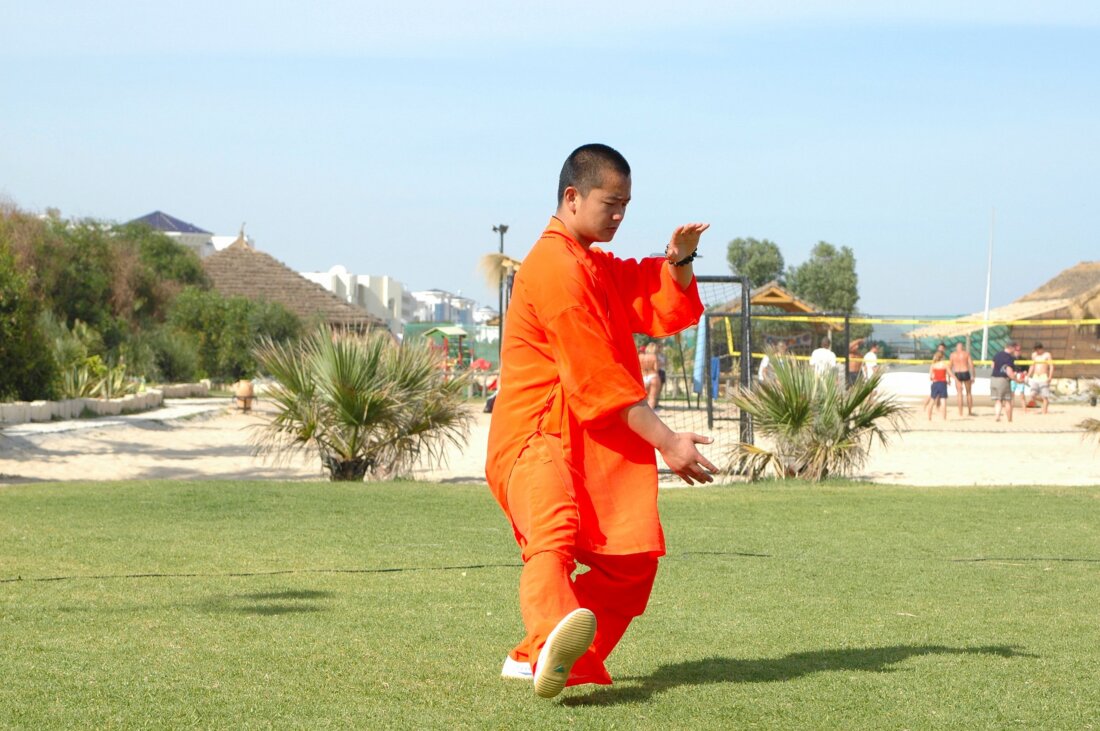 Wushu-Training im Freien als Athletik-Uebung